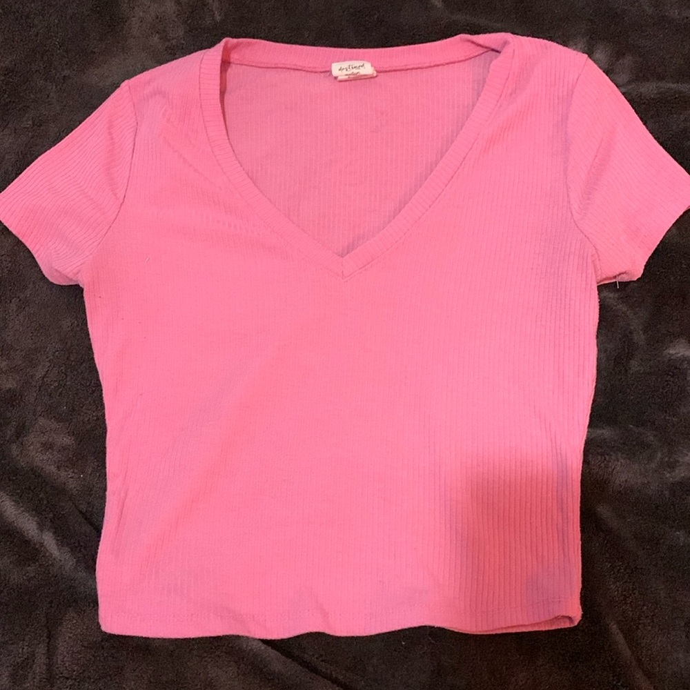 Pink cropped v neck t shirt